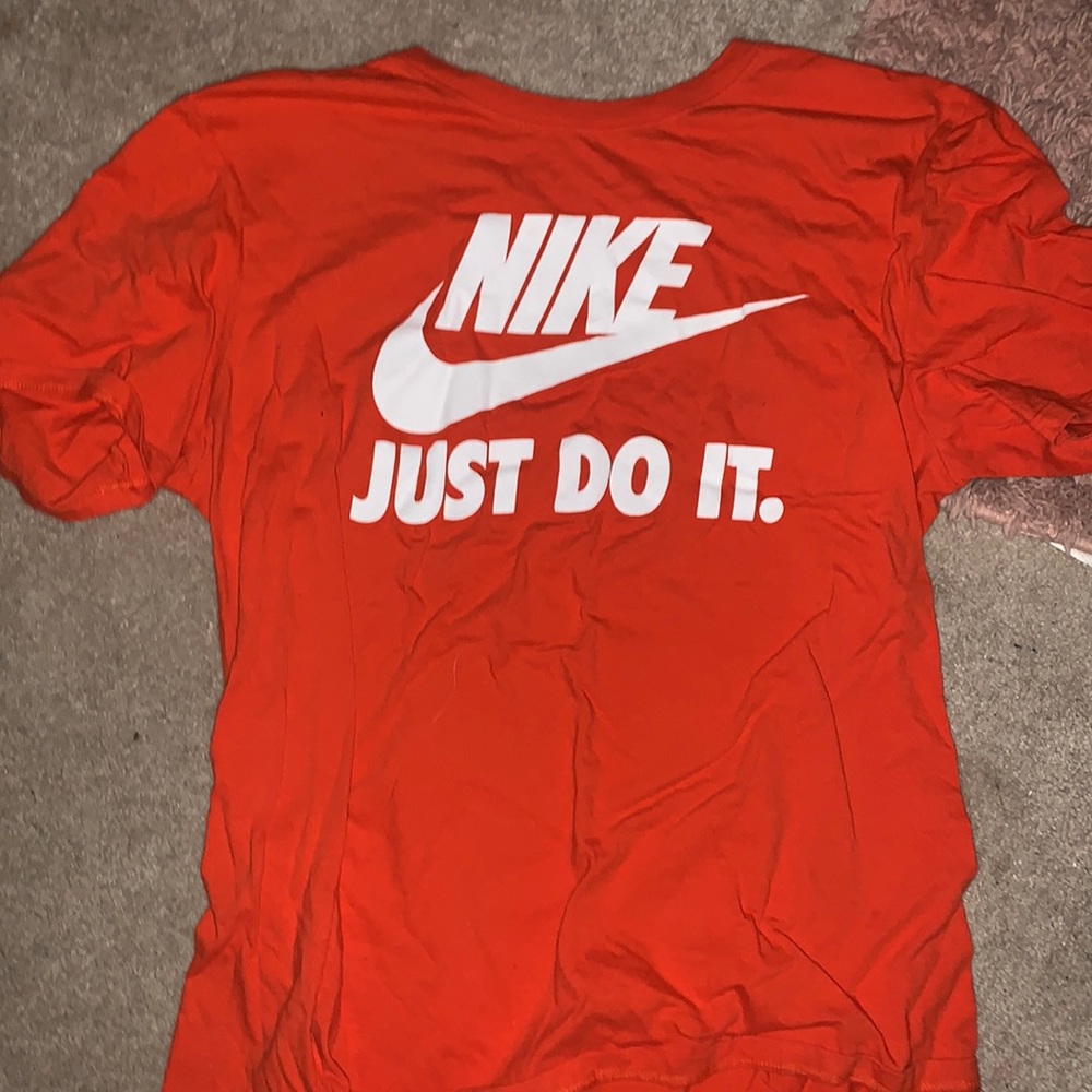 nike tshirt